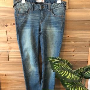 Nwot free people skinny distressed raw hem